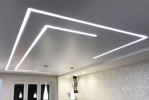 Установка сатиновых натяжных потолков