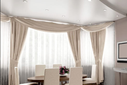 Натяжной потолок белый сатин фото