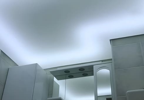 Полупрозрачный потолок с подсветкой